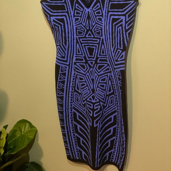 Black and blue asymmetrical print dress - Picture 9 of 15